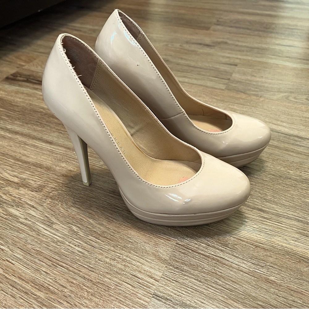 LC Lauren Conrad Platform Pump Heels